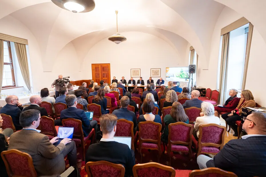 Stárneme. Potřeba následné a dlouhodobé péče poroste