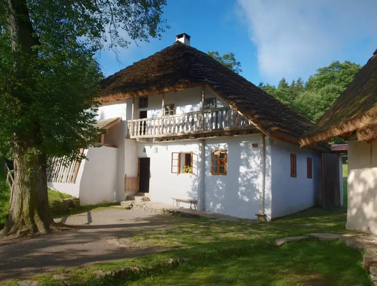 Nové parkoviště u hoslovického mlýna